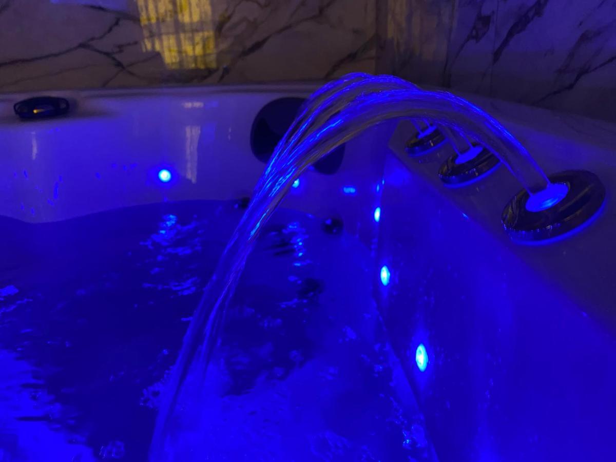 Jacuzzi Apartament Old Town Klaipėda Extérieur photo